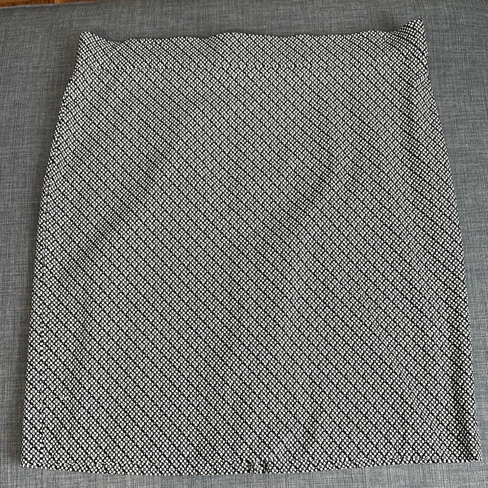 Roz & Ali Monochrome Geometric Pencil Skirt